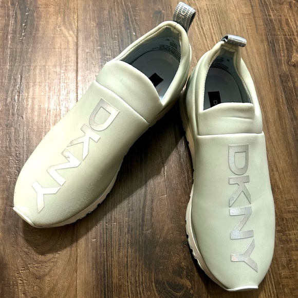 Dkny Shoes - 🔥DKNY 🔥Creamy White Slip-On Sneakers with Chunky Sole Womens 9.5